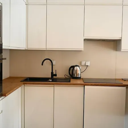Przy Metro Kondratowicza Apartament Warszawa