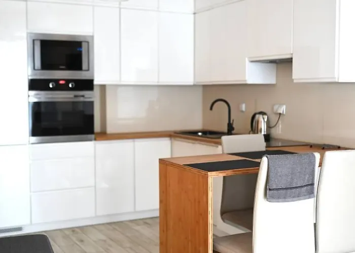 Przy Metro Kondratowicza وارسو