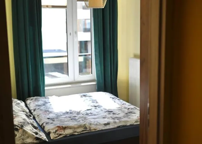 Przy Metro Kondratowicza * وارسو