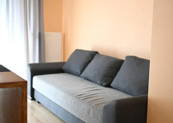 Przy Metro Kondratowicza وارسو