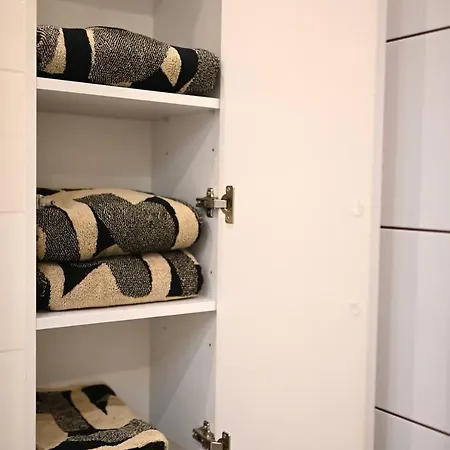 Przy Metro Kondratowicza Apartman *