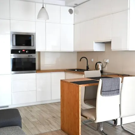 Przy Metro Kondratowicza Warschau